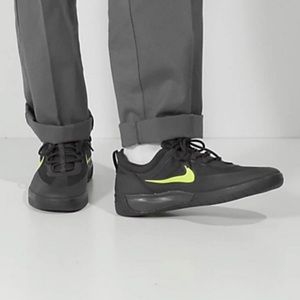 Nike SB Nyjah Free 2.0 Black and Cyber Green Size: US M9